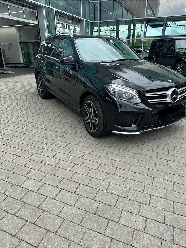 Schwarz Gebraucht 2015 Mercedes GLE500 SUV | 29.950 € (Fairer Preis) - Bild 1/4