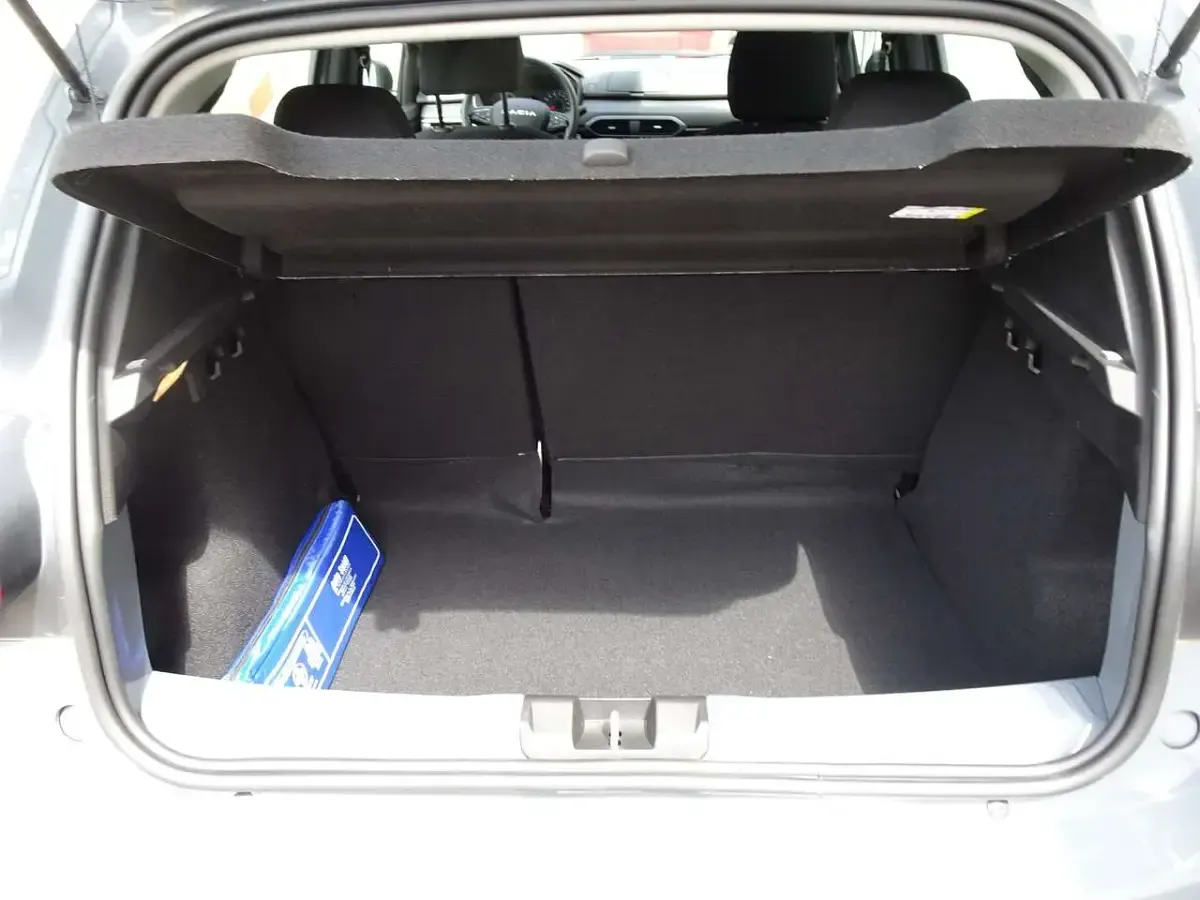 Gebraucht Dacia Sandero Essentiel 67 PS (49 kW) 2025 Schiefergrau Kleinwagen