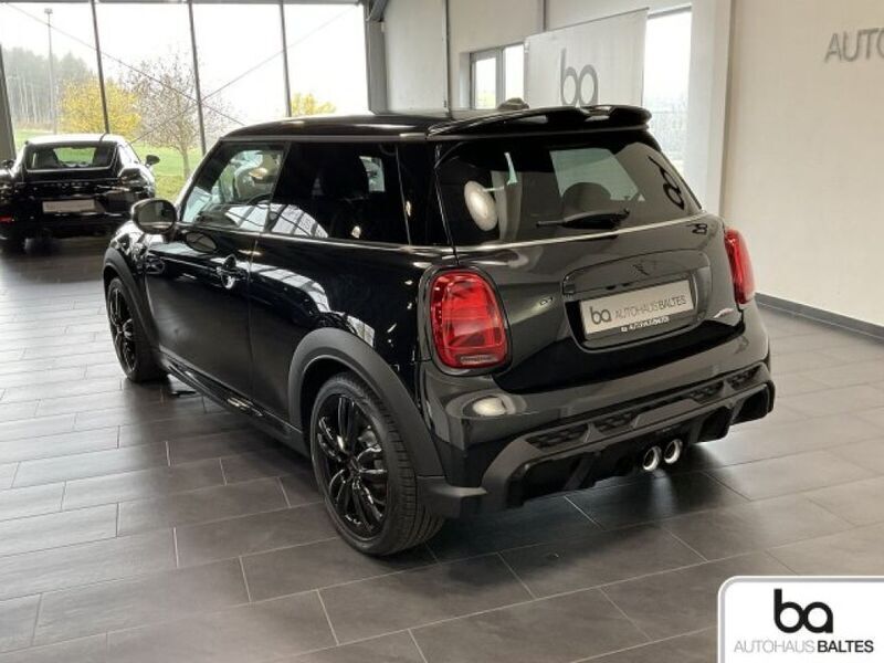 Gebraucht Mini John Cooper Works 231 PS (169 kW) 2023 Midnight black ii met. (metallic) Kleinwagen