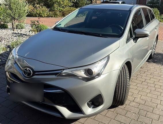 Grau Gebraucht 2015 Toyota Avensis Business Edition Kombi | 8.450 € (Guter Preis) - Bild 1/4