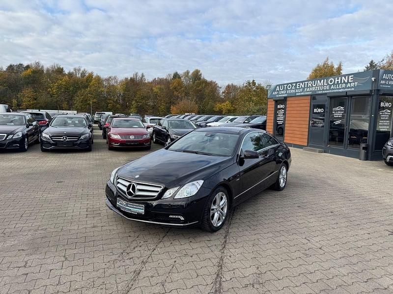 Schwarz Gebraucht 2010 Mercedes E350 Coupé | 10.990 € (Guter Preis) - Bild 1/4