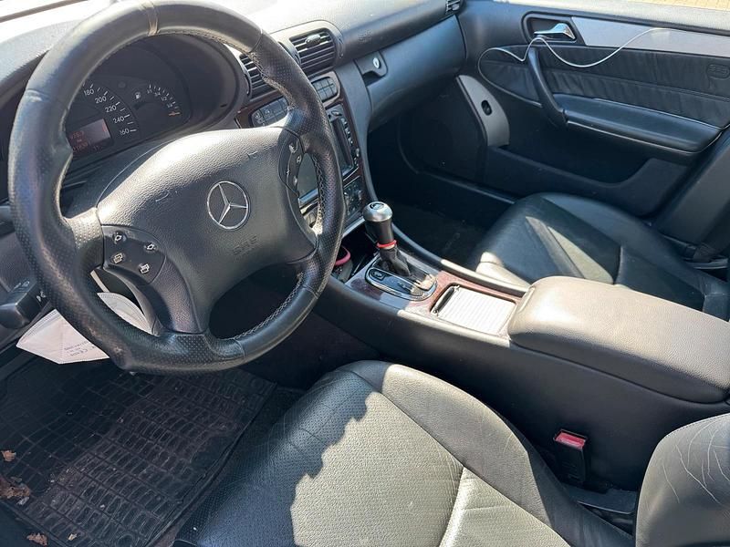 Gebraucht Mercedes C320 218 PS (160 kW) 2001 Silber Limousine