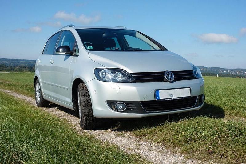 Silber Gebraucht 2012 VW Golf Plus Cross Style Van / Kleinbus | 9.290 € (Fairer Preis) - Bild 1/4