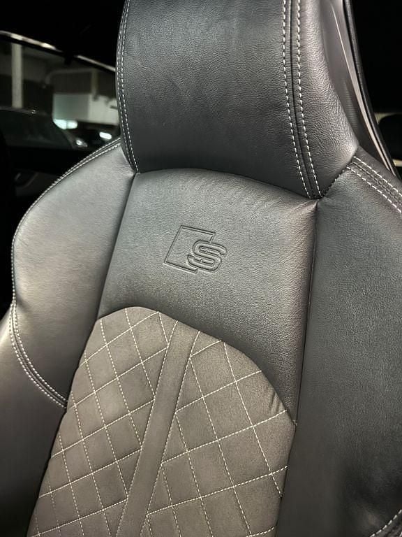 Grau Gebraucht 2022 Audi A4 S-Line Limousine | 24.890 € (Etwas zu teuer) - Bild 1/3