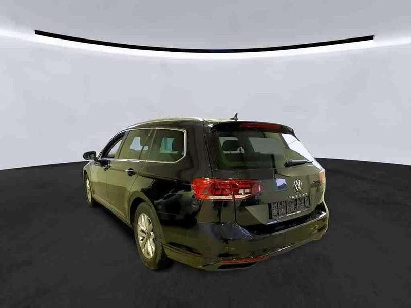 Gebraucht VW Passat Business 150 PS (110 kW) 2023 Deep black Kombi