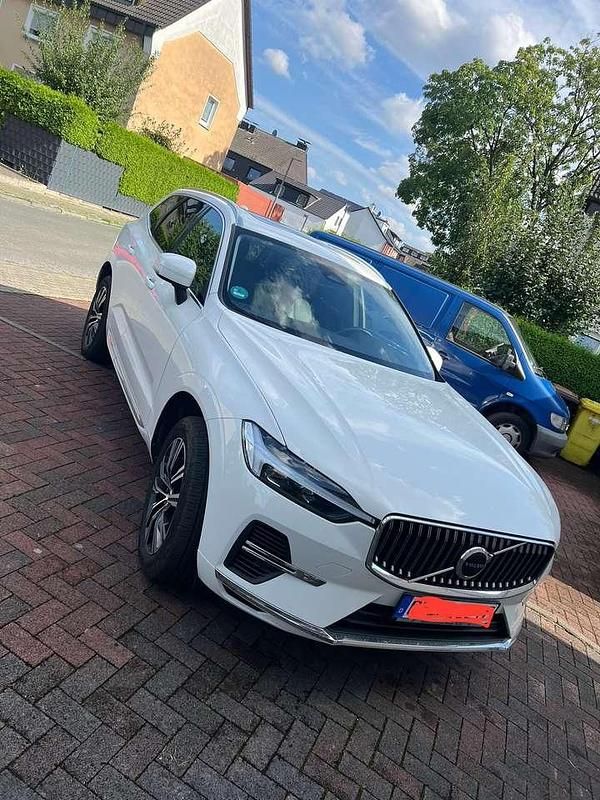 Weiß Gebraucht 2021 Volvo XC60 SUV | 39.950 € (Fairer Preis) - Bild 1/4