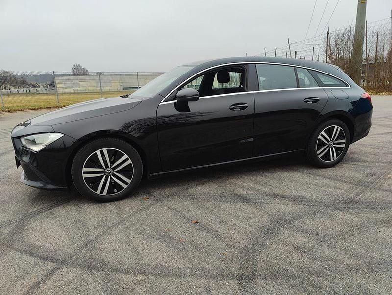 Gebraucht Mercedes CLA200 150 PS (110 kW) 2022 Schwarz Limousine