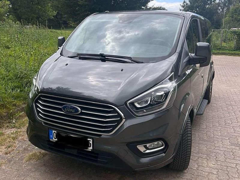 Grau Gebraucht 2019 Ford Tourneo Custom Titanium Van / Kleinbus | 35.000 € (Fairer Preis) - Bild 1/4
