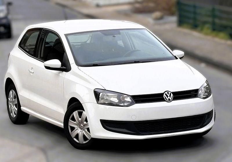 Weiß Gebraucht 2011 VW Polo Comfortline Kleinwagen | 5.300 € (Fairer Preis) - Bild 1/3