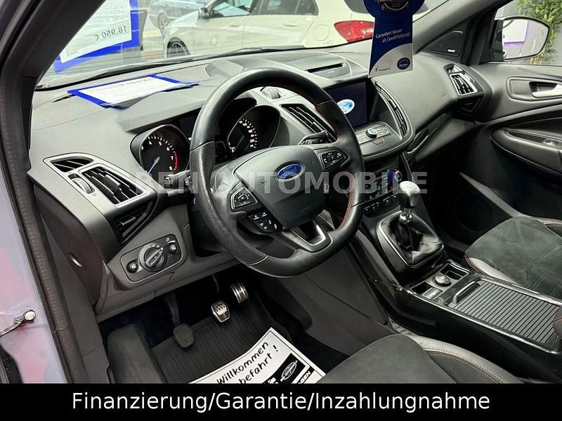 Gebraucht Ford Kuga ST-Line 150 PS (110 kW) 2019 Grau SUV