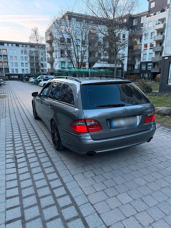 Second-hand Mercedes E320 224 CP (164 kW) 2009 Gri Break