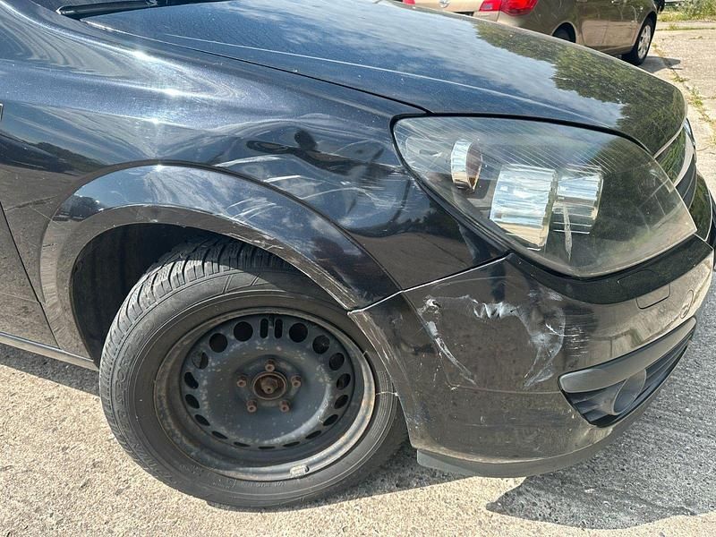 Gebraucht Opel Astra Edition 105 PS (77 kW) 2005 Schwarz Kombi