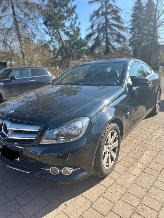 Gebraucht Mercedes C180 156 PS (114 kW) 2012 Schwarz Coupé