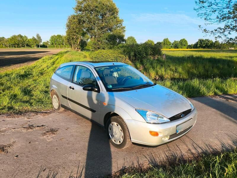 Silber Gebraucht 1999 Ford Focus Kleinwagen | 1.500 € (Fairer Preis) - Bild 1/4