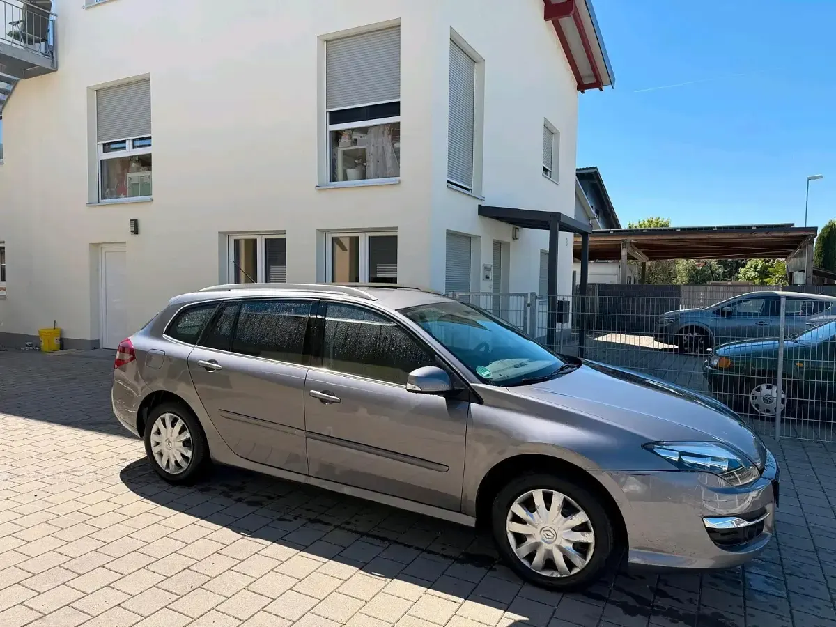 Gebraucht Renault Laguna III 140 PS (102 kW) 2012 Grau Kombi