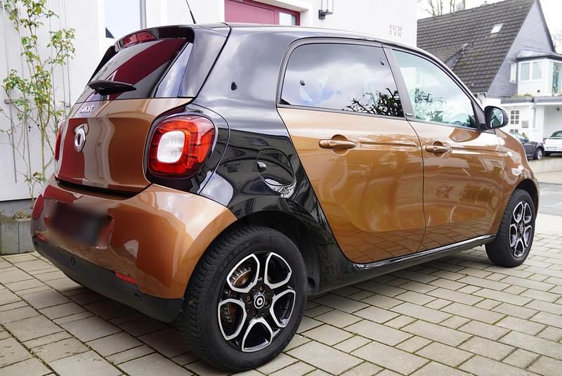 Gebraucht Smart ForFour 70 PS (51 kW) 2017 Braun Kleinwagen