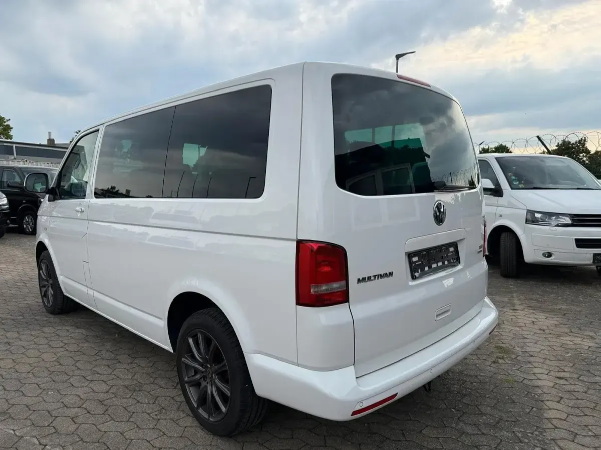Gebraucht VW Multivan 140 PS (102 kW) 2014 Weiß Van / Kleinbus