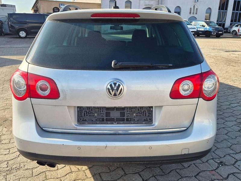 Gebraucht VW Passat Comfortline 140 PS (102 kW) 2009 Reflex silver metallic Kombi