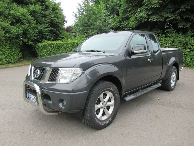 Grau Gebraucht 2009 Nissan Navara SE Abholung | 11.500 € (Etwas zu teuer) - Bild 1/4