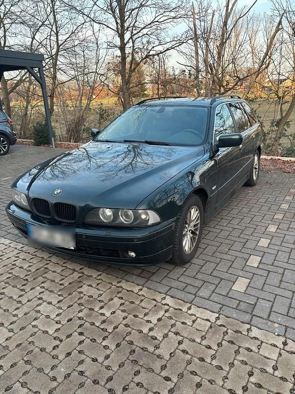 Grün Gebraucht 2001 BMW 525 Kombi | 2.500 € (Guter Preis) - Bild 1/4
