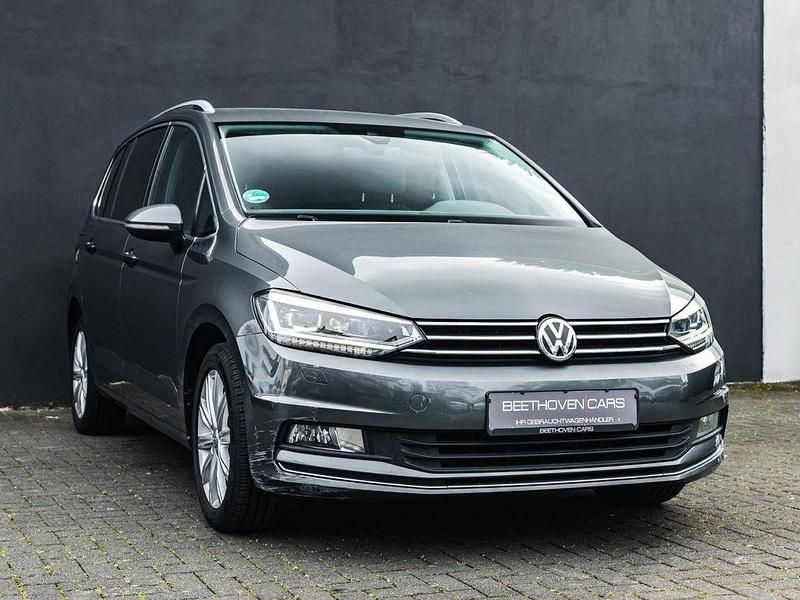 Gebraucht VW Touran Highline 150 PS (110 kW) 2017 Grau Van / Kleinbus