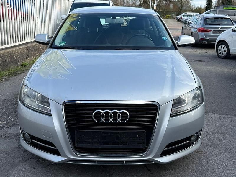 Gebraucht Audi A3 Attraction 105 PS (77 kW) 2011 Silber Kleinwagen