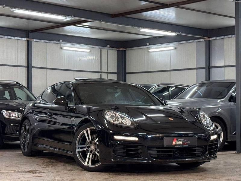 Schwarz Gebraucht 2015 Porsche Panamera Chrono Limousine | 25.890 € (Etwas zu teuer) - Bild 1/4