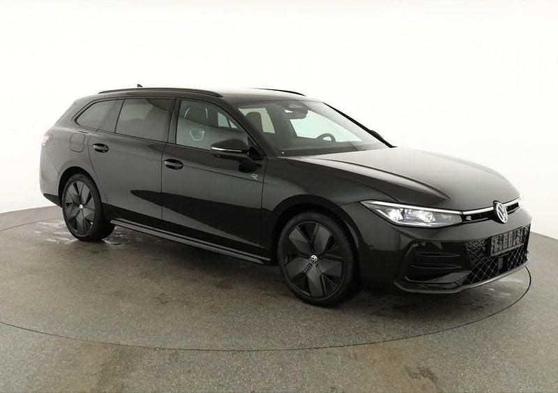 Neu VW Passat R-line 193 PS (141 kW) 2026 Schwarz Kombi