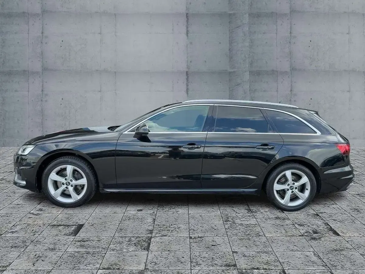 Gebraucht Audi A4 Advanced 163 PS (119 kW) 2023 Schwarz Kombi