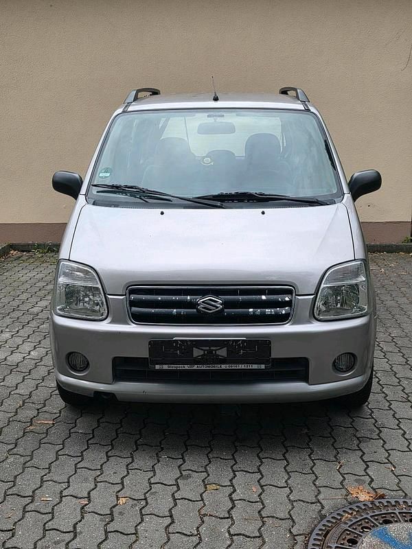 Grau Gebraucht 2005 Suzuki Wagon R+ Kombi | 850 € (Fairer Preis) - Bild 1/4
