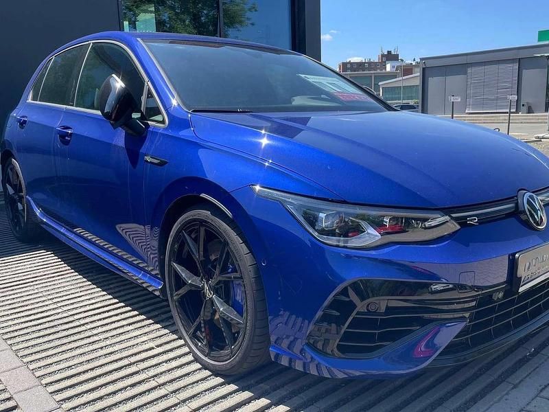 Blau Gebraucht 2023 VW Golf R Limousine | 35.550 € (Teuer) - Bild 1/4