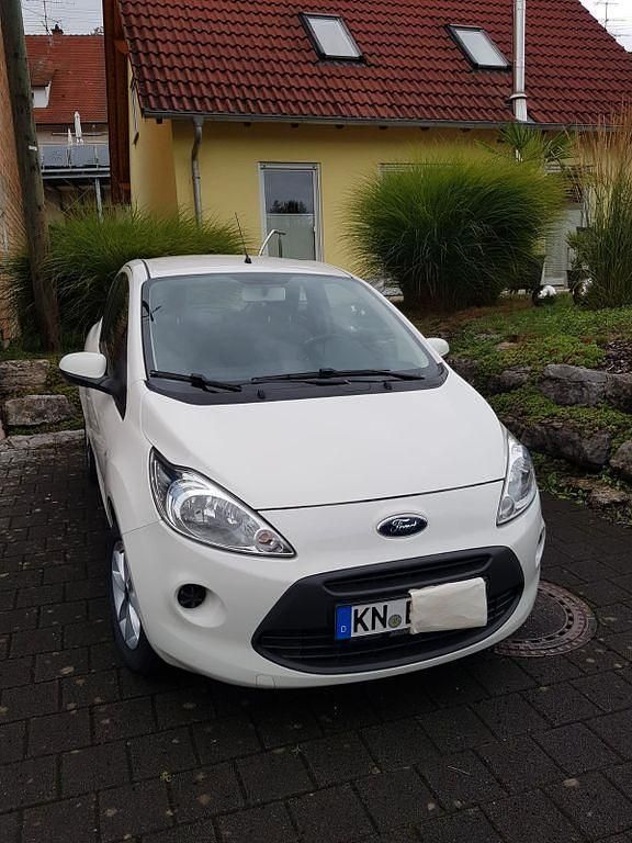 Weiß Gebraucht 2016 Ford Ka Trend Kleinwagen | 6.500 € (Fairer Preis) - Bild 1/4