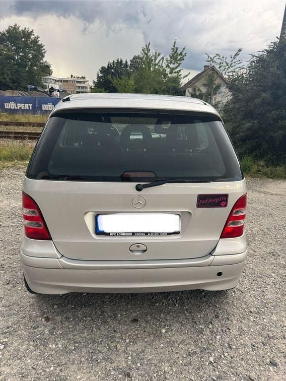 Silber Gebraucht 2002 Mercedes A140 Avantgarde Van / Kleinbus | 1.900 € (Etwas zu teuer) - Bild 1/4