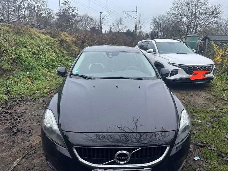 Schwarz Gebraucht 2018 Volvo V40 Limousine | 9.799 € (Superpreis) - Bild 1/4