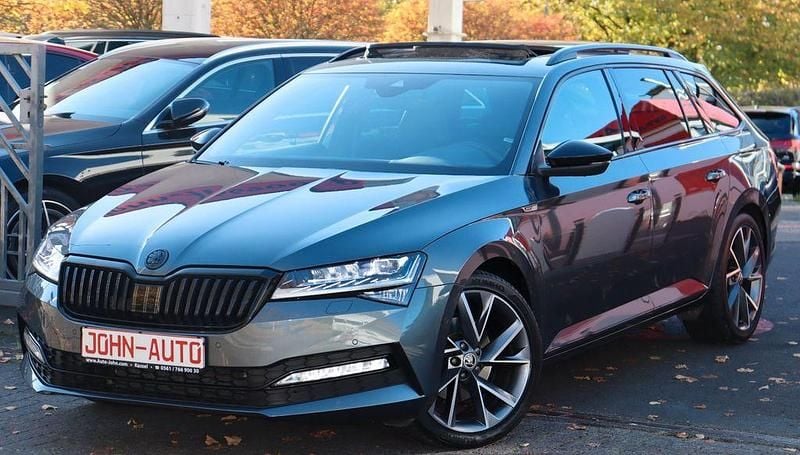 Grau Gebraucht 2021 Skoda Superb SportLine Kombi | 29.900 € (Guter Preis) - Bild 1/4