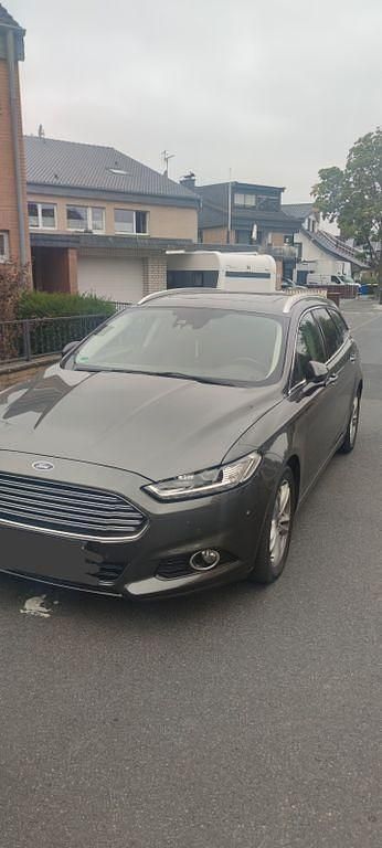Grau Gebraucht 2016 Ford Mondeo Titanium Kombi | 11.700 € (Fairer Preis) - Bild 1/4