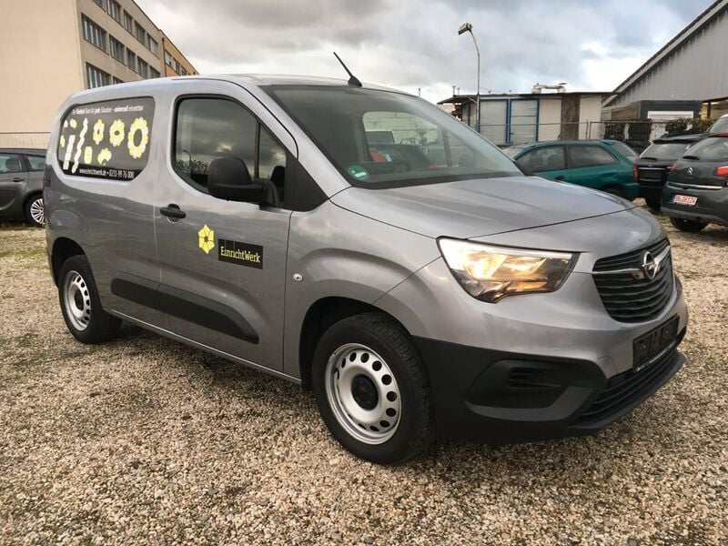 Grau Gebraucht 2020 Opel Combo Selection Van / Kleinbus | 10.499 € (Fairer Preis) - Bild 1/4