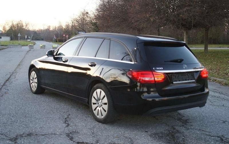 Gebraucht Mercedes C300 231 PS (169 kW) 2015 Schwarz Limousine