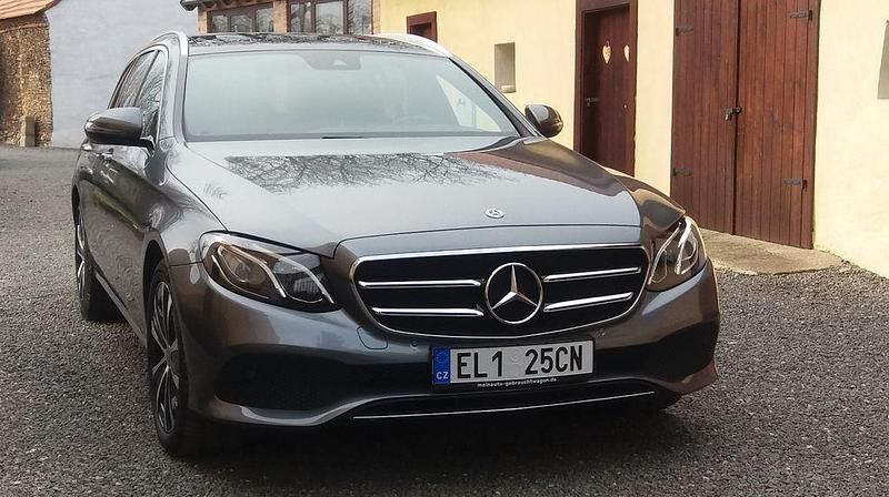 Gebraucht Mercedes E300 306 PS (225 kW) 2020 Grau Limousine