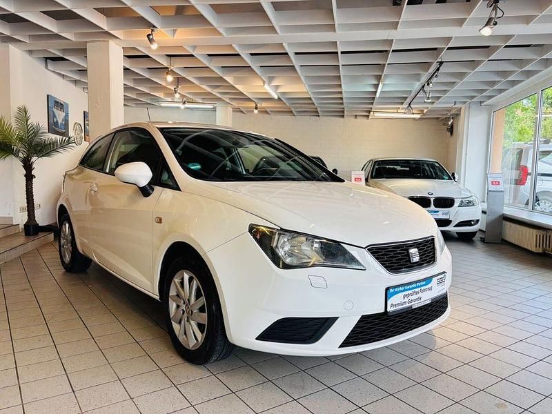 Weiß Gebraucht 2012 Seat Ibiza SC Style Kleinwagen | 4.790 € (Fairer Preis) - Bild 1/4