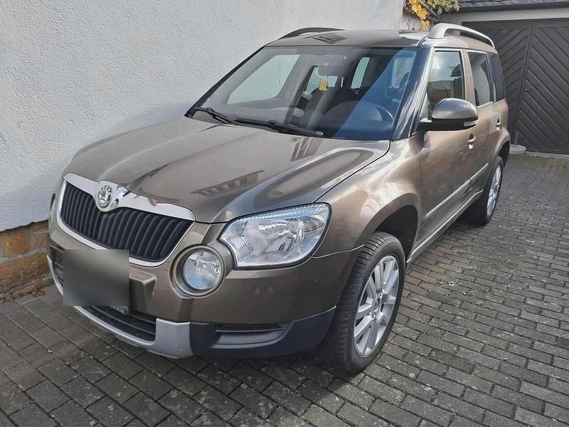 Braun Gebraucht 2011 Skoda Yeti Plus Edition SUV | 3.700 € (Superpreis) - Bild 1/4