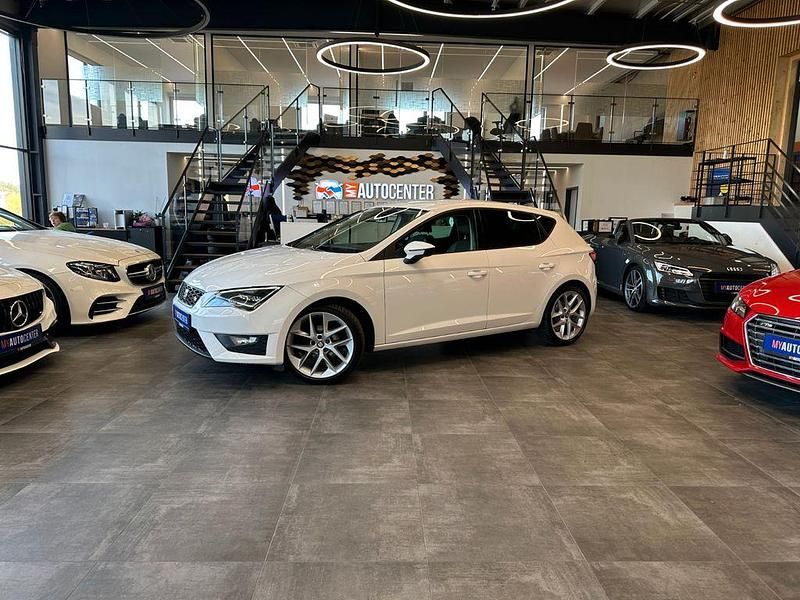 Weiß Gebraucht 2015 Seat Leon FR Limousine | 7.499 € (Fairer Preis) - Bild 1/4