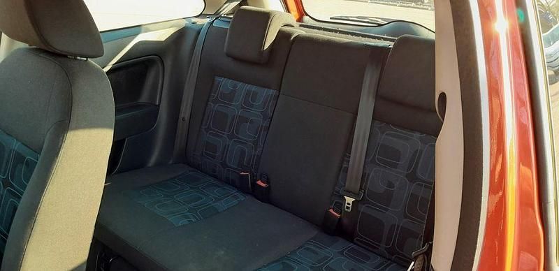 Gebraucht Ford Fiesta Ambiente 60 PS (44 kW) 2008 Rot Kleinwagen