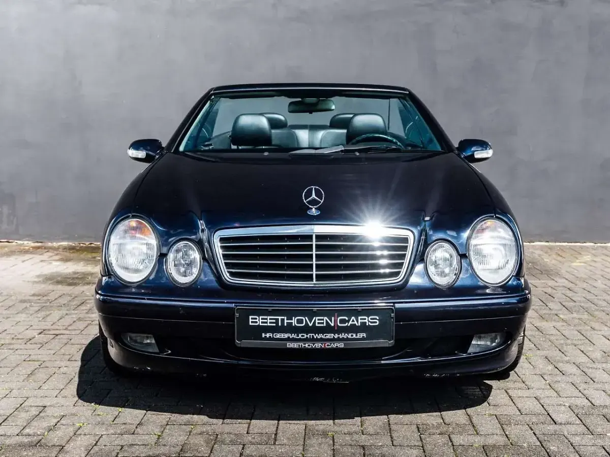 Gebraucht Mercedes CLK230 Avantgarde 197 PS (144 kW) 2001 Schwarz Cabrio