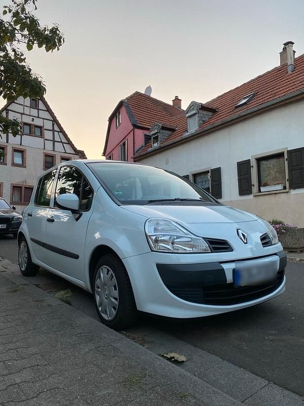 Weiß Gebraucht 2009 Renault Modus Van / Kleinbus | 2.399 € (Fairer Preis) - Bild 1/4
