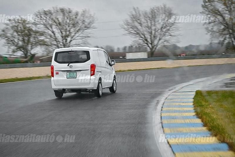 Gebraucht BYD ETP3 100 kW (136 PS) 2024 Weiß Van