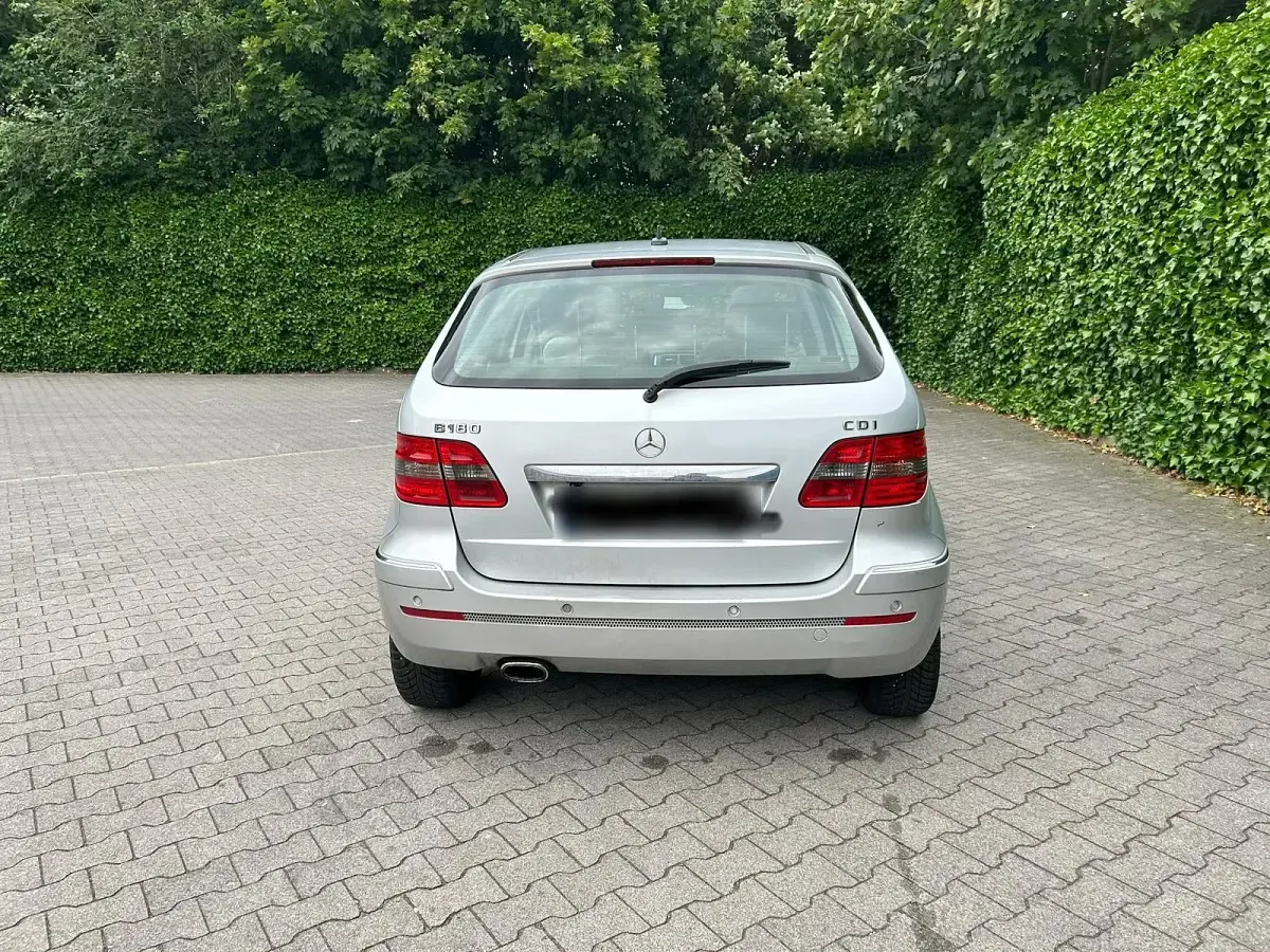 Gebraucht Mercedes B180 109 PS (80 kW) 2005 Grau Van / Kleinbus