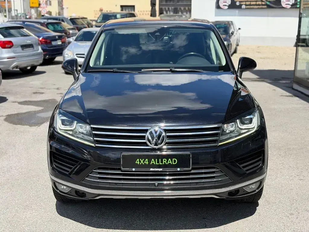 Second-hand VW Touareg 262 CP (192 kW) 2016 Negru SUV