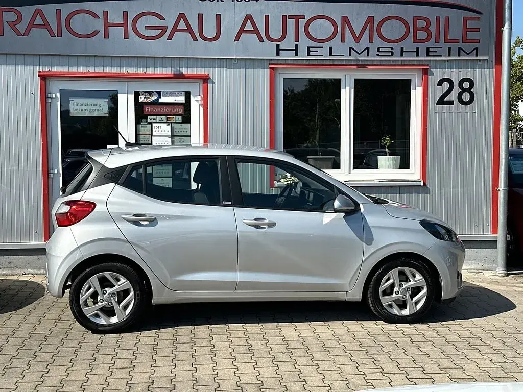 Gebraucht Hyundai i10 67 PS (49 kW) 2021 Silber Kleinwagen