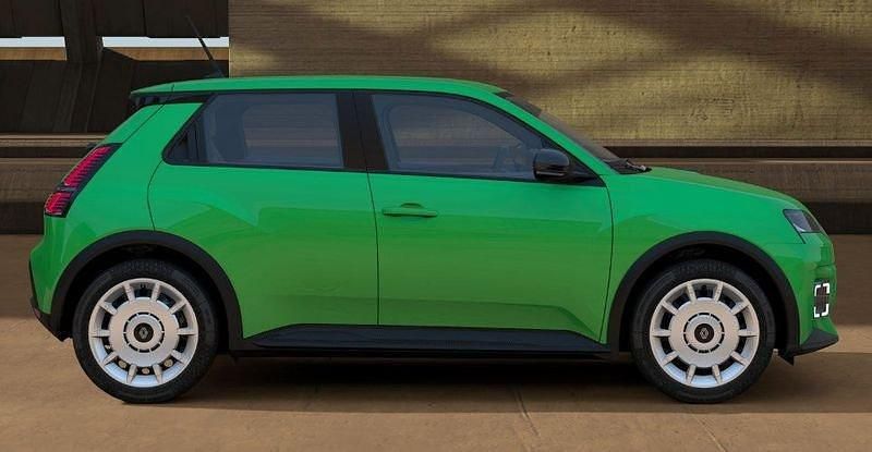 Second-hand Renault 5 E-Tech Evolution 89 kW (122 CP) 2025 Verde Berlinǎ